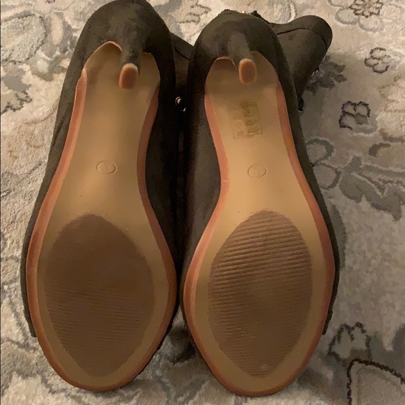 Cape Robbin - Picture 3 of 4